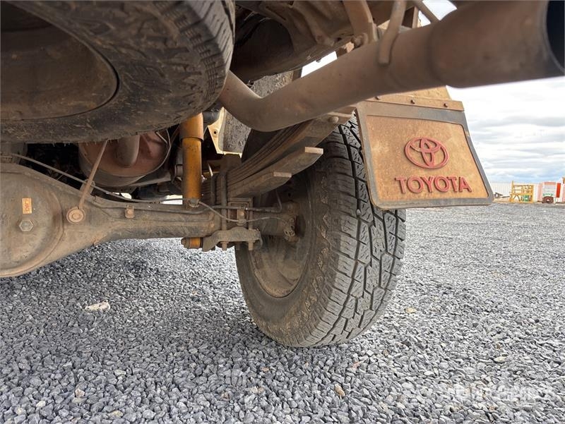 Toyota Hilux Прочие фургоны