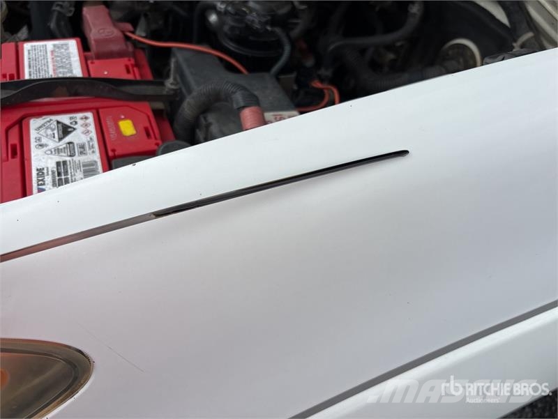 Toyota Hilux Прочие фургоны