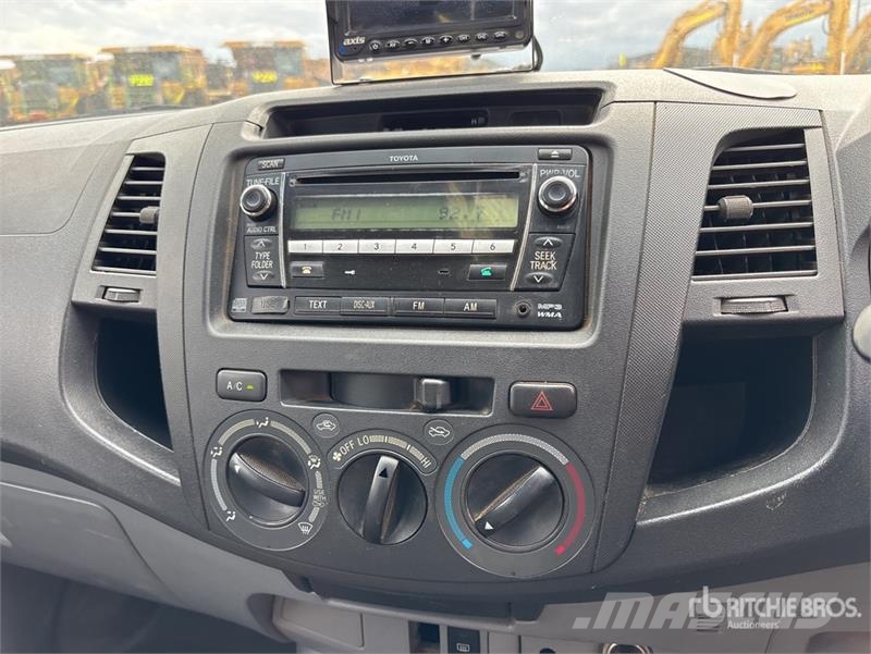 Toyota Hilux Прочие фургоны