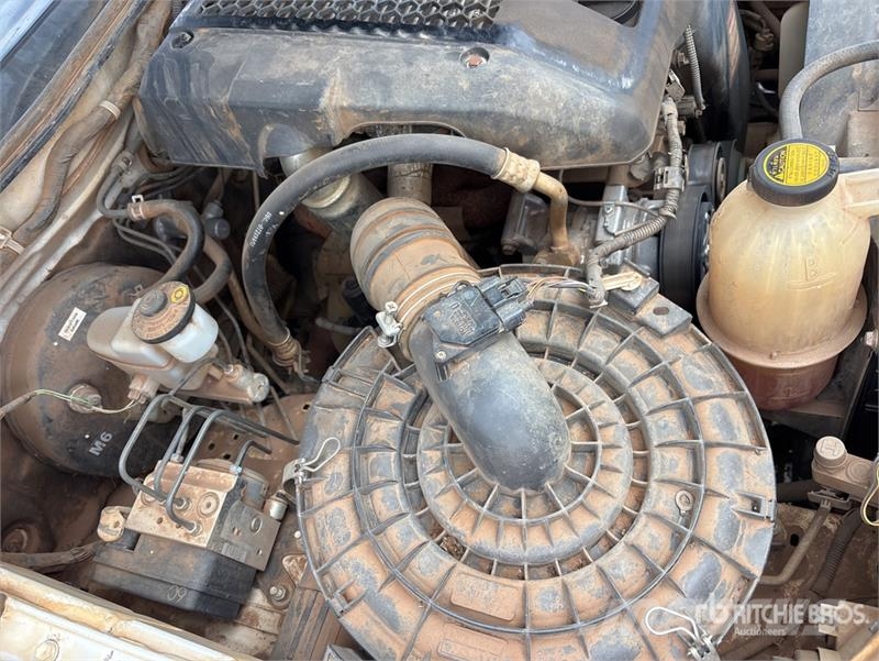 Toyota Hilux Прочие фургоны