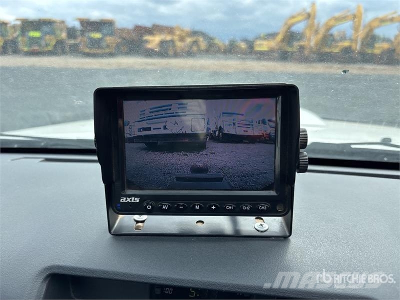 Toyota Hilux Прочие фургоны