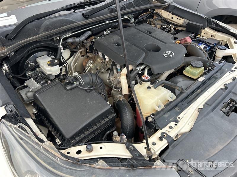 Toyota Hilux Прочие фургоны