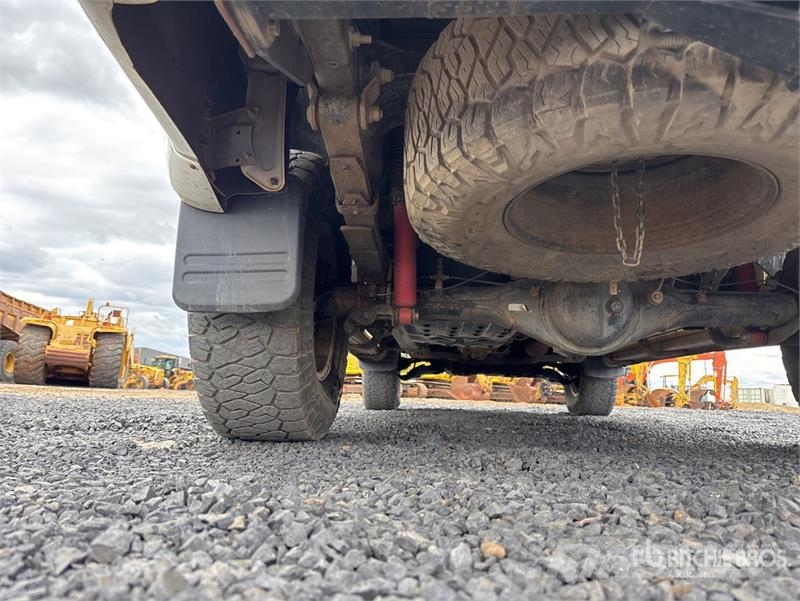 Toyota Hilux Прочие фургоны