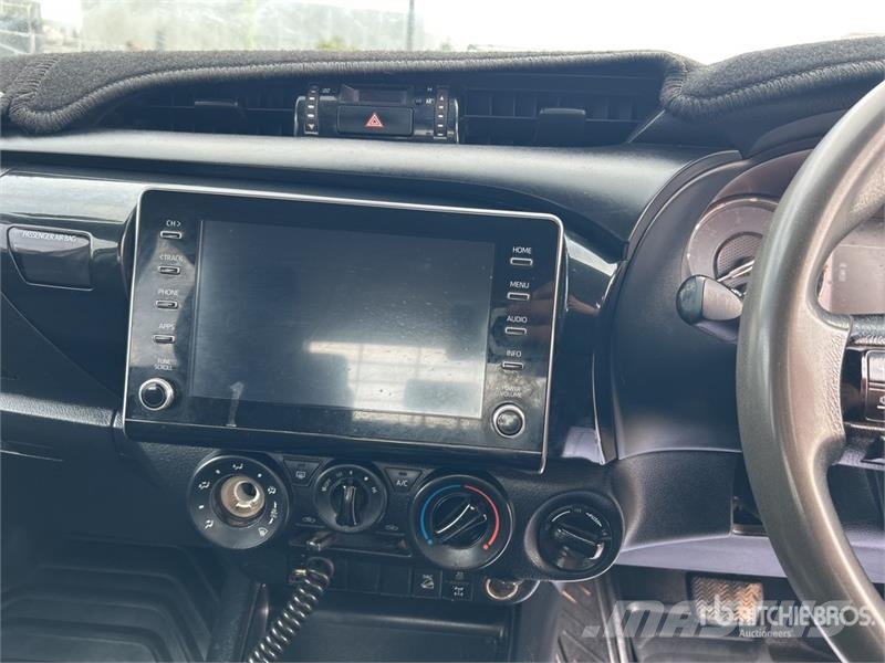 Toyota Hilux Прочие фургоны