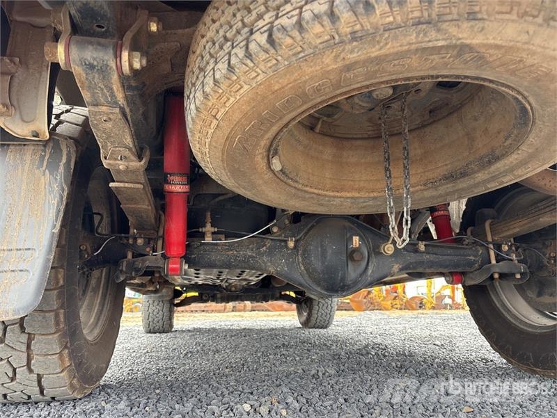 Toyota Hilux Прочие фургоны