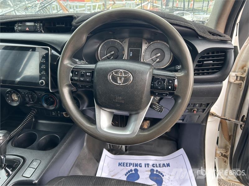 Toyota Hilux Прочие фургоны