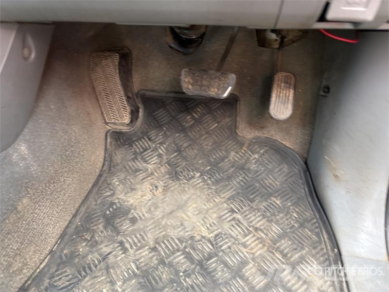 Toyota Hilux Прочие фургоны