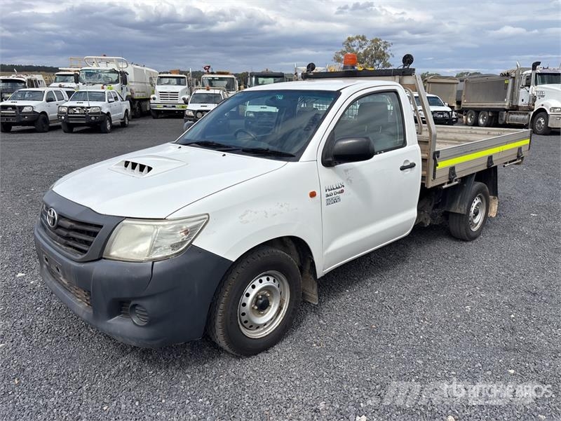 Toyota Hilux Прочие фургоны