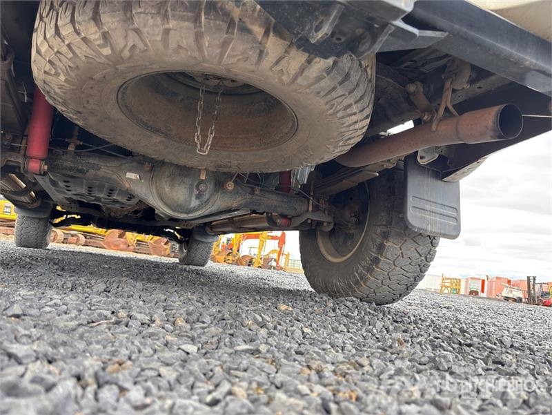 Toyota Hilux Прочие фургоны