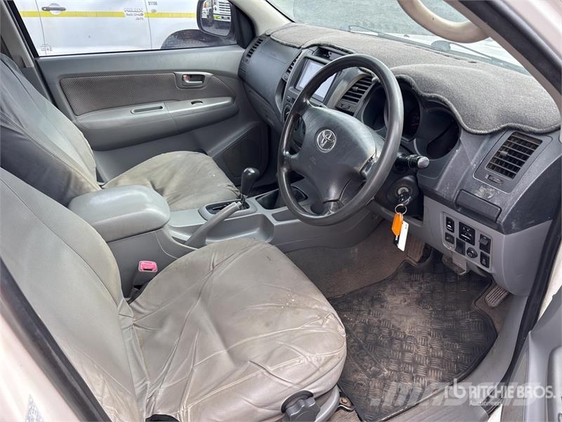 Toyota Hilux Прочие фургоны
