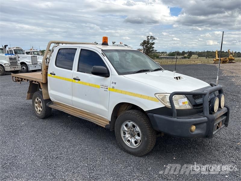 Toyota Hilux Прочие фургоны