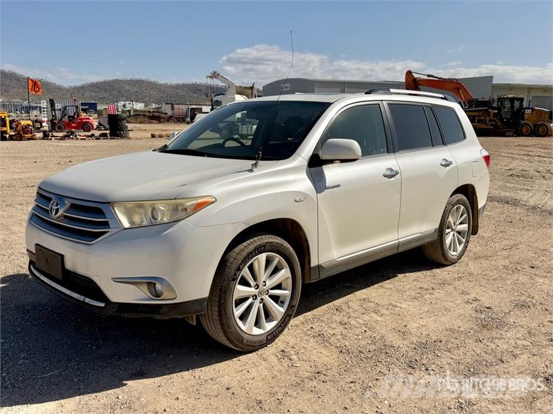 Toyota Kluger Grande AWD SUV Auto