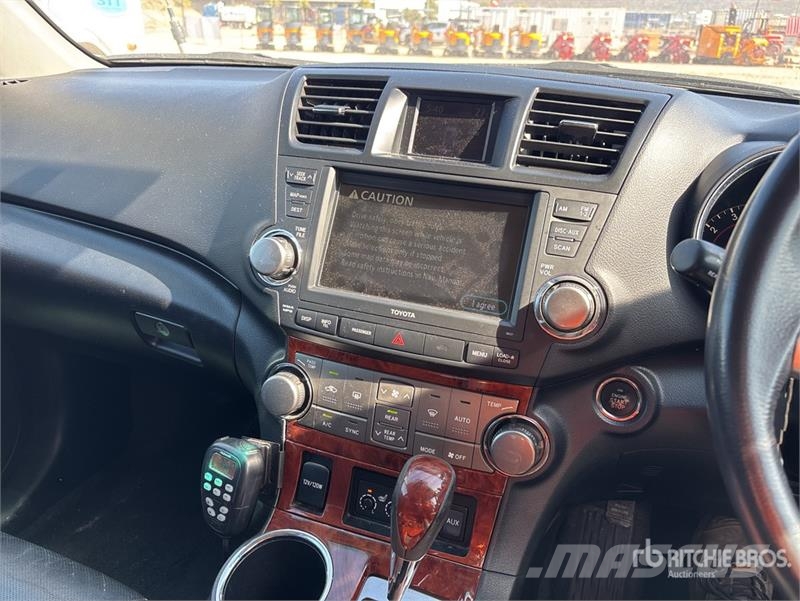 Toyota Kluger Grande AWD SUV Auto