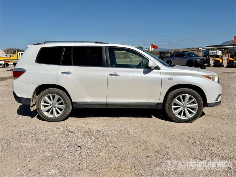 Toyota Kluger Grande AWD SUV Auto
