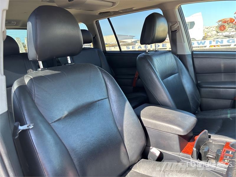 Toyota Kluger Grande AWD SUV Auto