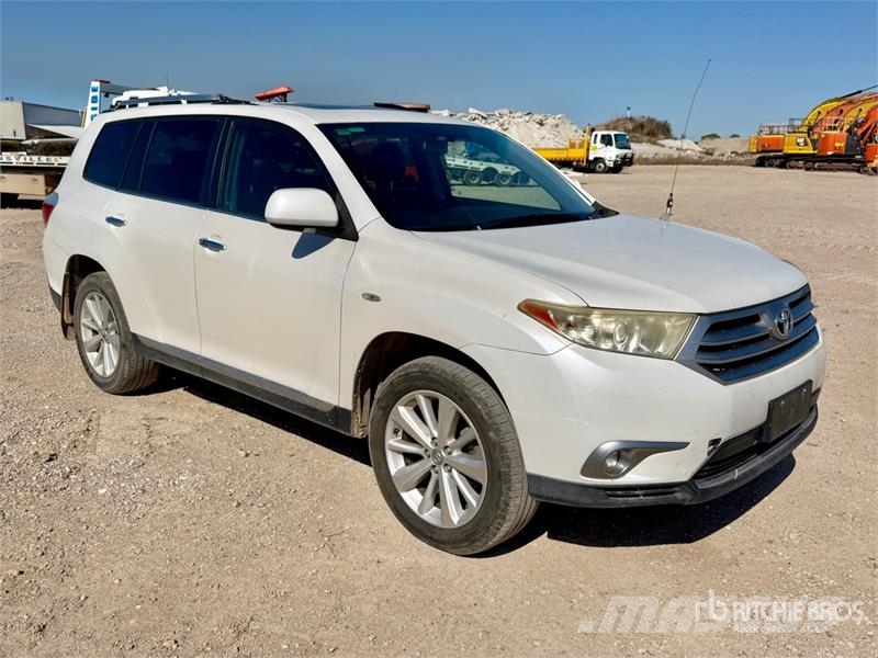 Toyota Kluger Grande AWD SUV Auto