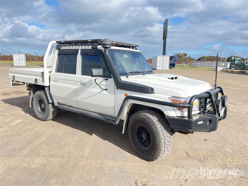Toyota Landcruiser 4x4 Dual Cab Pickup أخرى