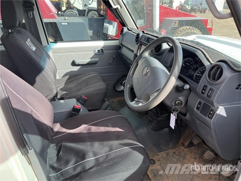 Toyota Landcruiser 4x4 Dual Cab Pickup أخرى