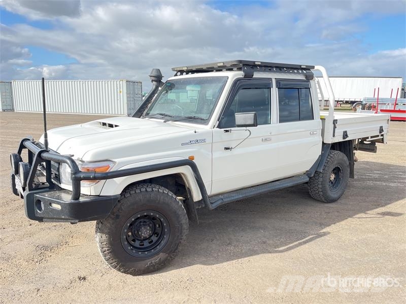 Toyota Landcruiser 4x4 Dual Cab Pickup أخرى