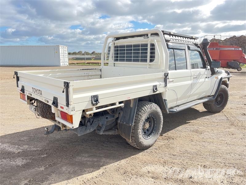Toyota Landcruiser 4x4 Dual Cab Pickup أخرى