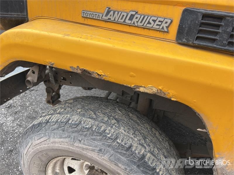 Toyota LandCruiser 75 Series Troop Carrier 4WD SUV Auto
