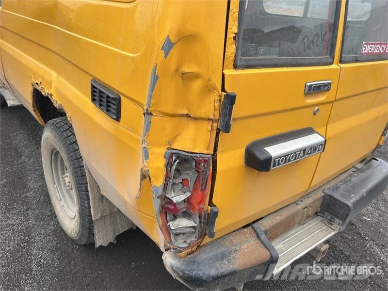 Toyota LandCruiser 75 Series Troop Carrier 4WD SUV Auto