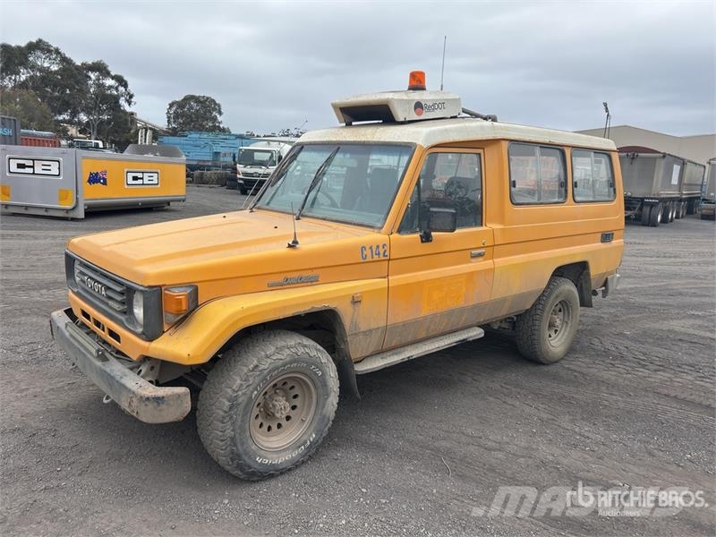 Toyota LandCruiser 75 Series Troop Carrier 4WD SUV Auto
