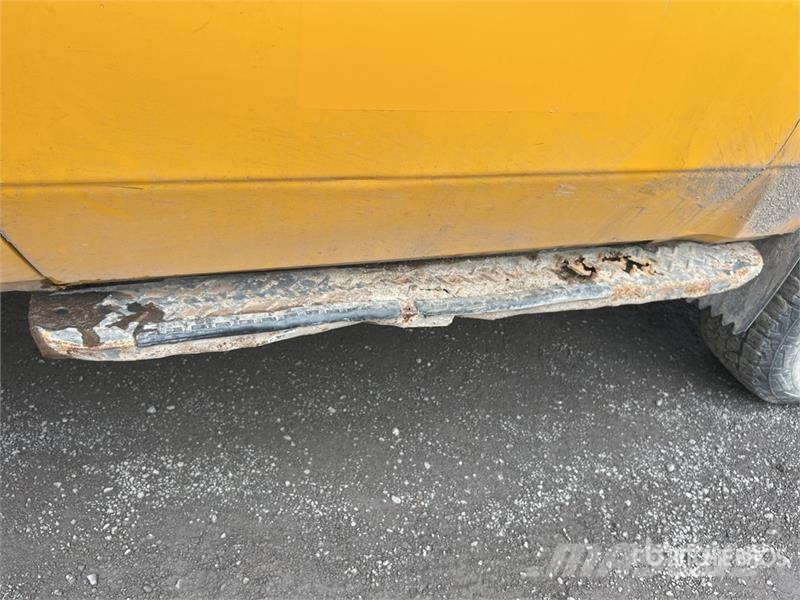 Toyota LandCruiser 75 Series Troop Carrier 4WD SUV Auto