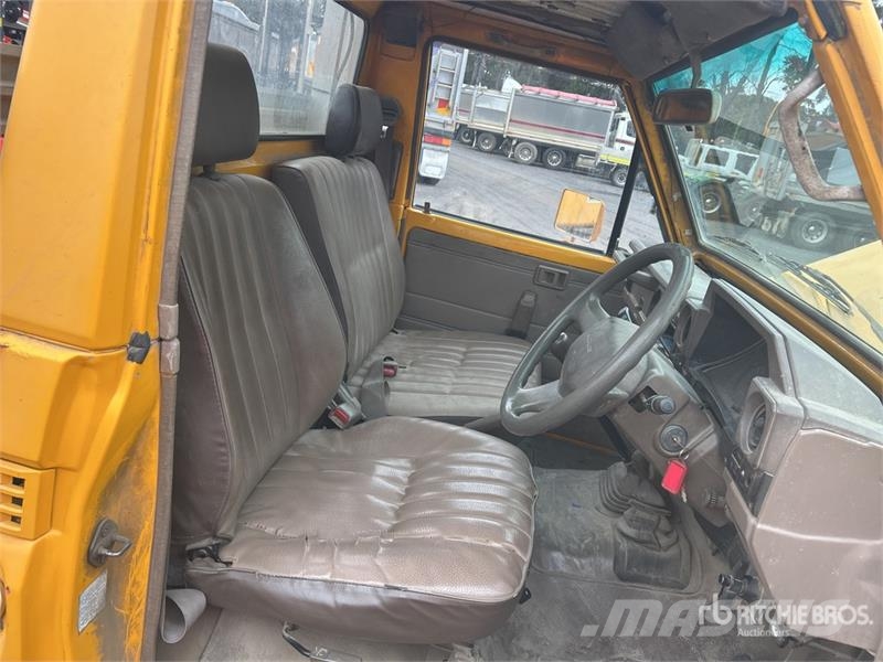 Toyota LandCruiser 75 Series 4x4 Pickup Furgoni altro