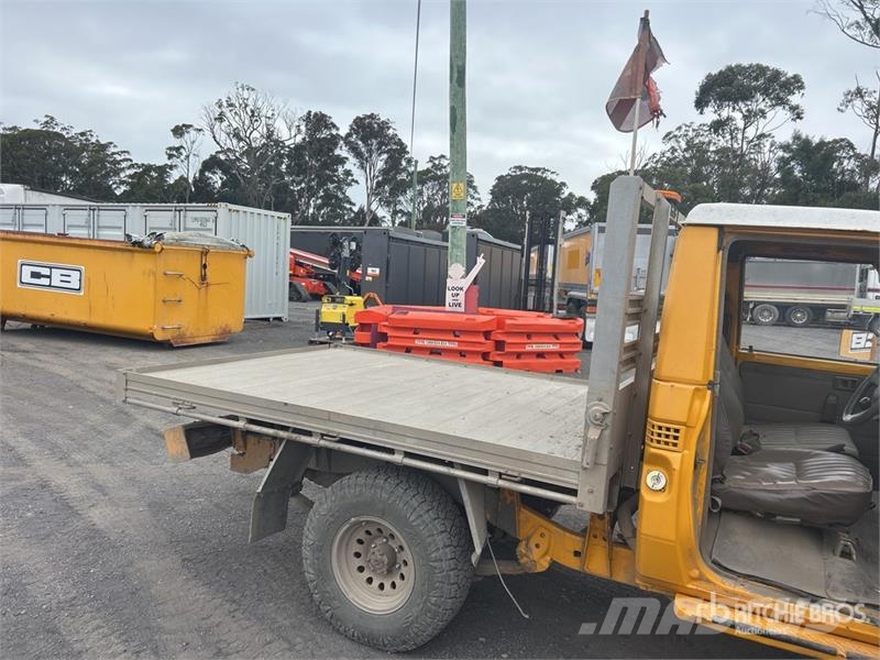 Toyota LandCruiser 75 Series 4x4 Pickup Furgoni altro