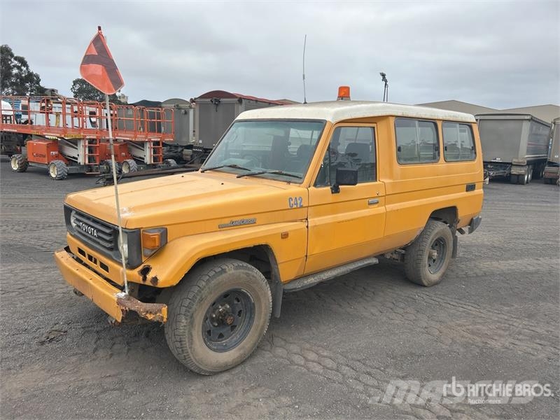 Toyota LandCruiser 75 Series Troop Carrier 4WD SUV Auto