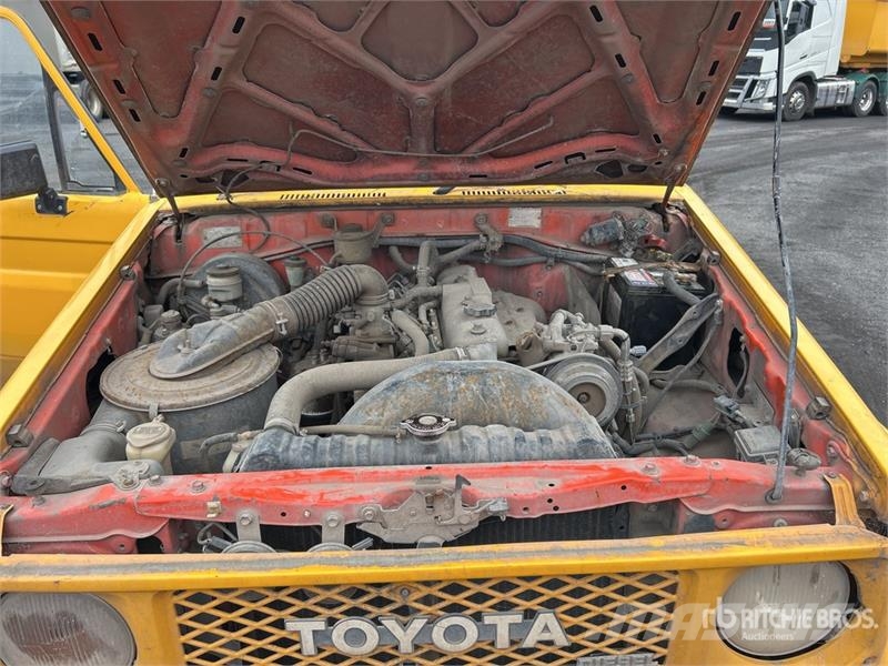 Toyota LandCruiser 75 Series Troop Carrier 4WD SUV Auto