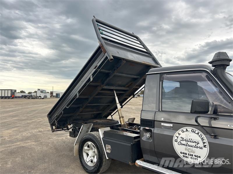Toyota LandCruiser 79 Series GXL 4x4 Pickup Прочие фургоны