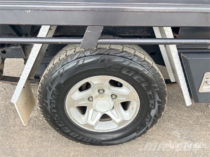 Toyota LandCruiser 79 Series GXL 4x4 Pickup Прочие фургоны