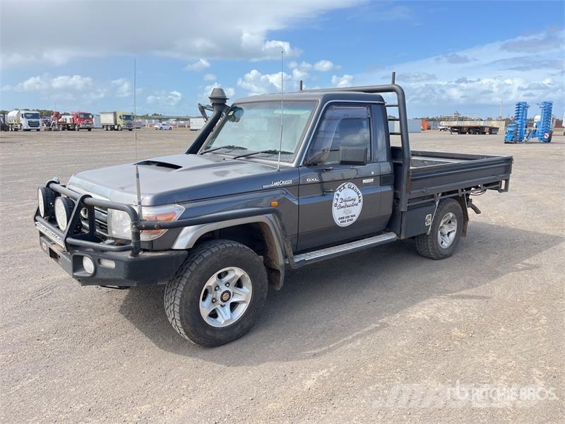 Toyota LandCruiser 79 Series GXL 4x4 Pickup Outros