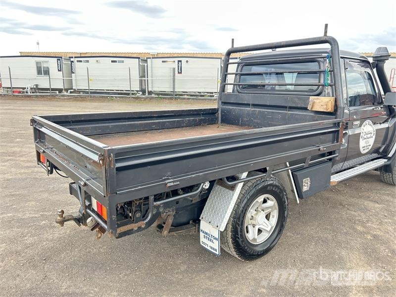 Toyota LandCruiser 79 Series GXL 4x4 Pickup Прочие фургоны