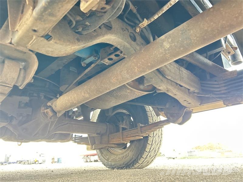 Toyota LandCruiser 79 Series GXL 4x4 Pickup Прочие фургоны