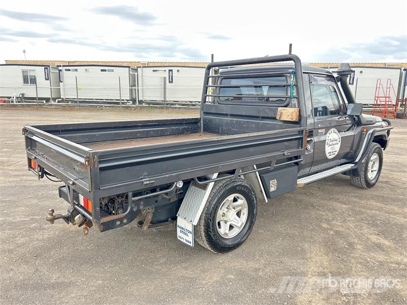 Toyota LandCruiser 79 Series GXL 4x4 Pickup Прочие фургоны