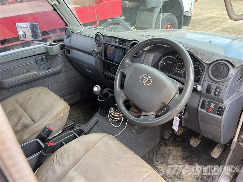 Toyota LandCruiser 79 Series GXL 4x4 Pickup Outros