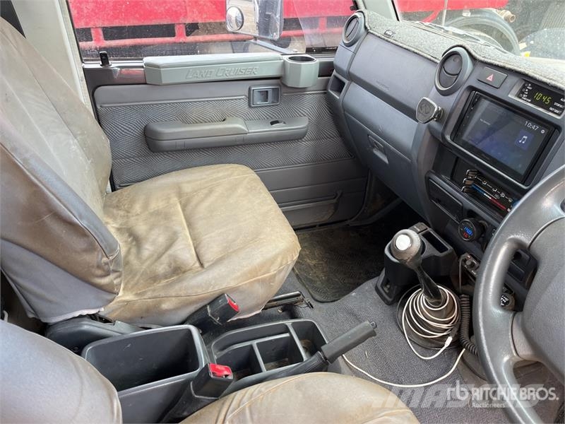 Toyota LandCruiser 79 Series GXL 4x4 Pickup Outros