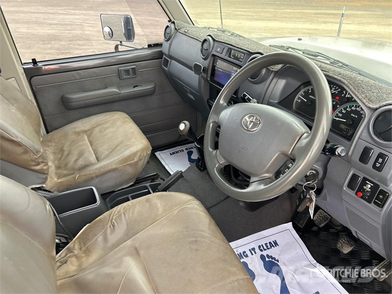 Toyota LandCruiser 79 Series GXL 4x4 Pickup Прочие фургоны