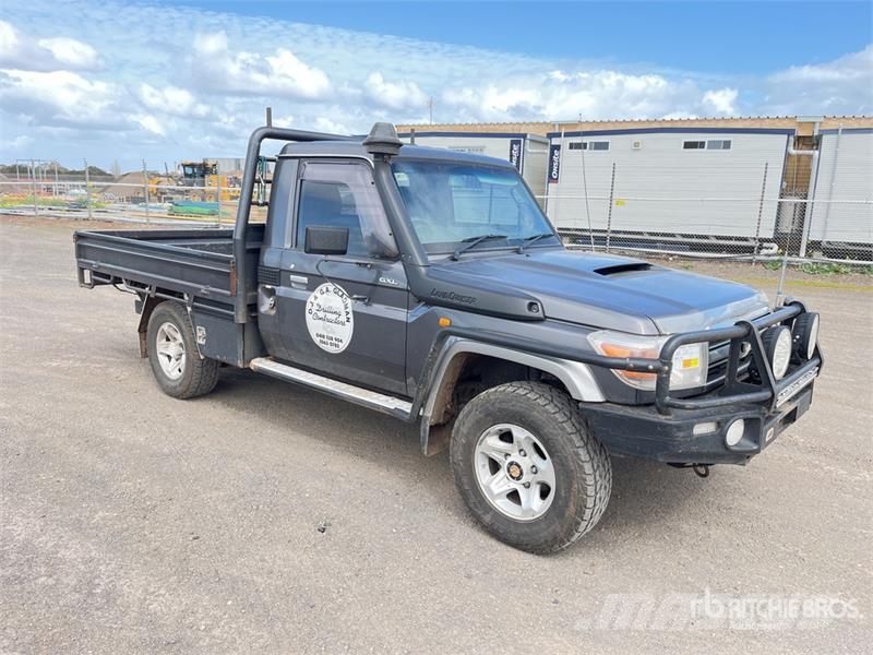 Toyota LandCruiser 79 Series GXL 4x4 Pickup Outros