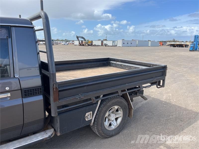 Toyota LandCruiser 79 Series GXL 4x4 Pickup Outros