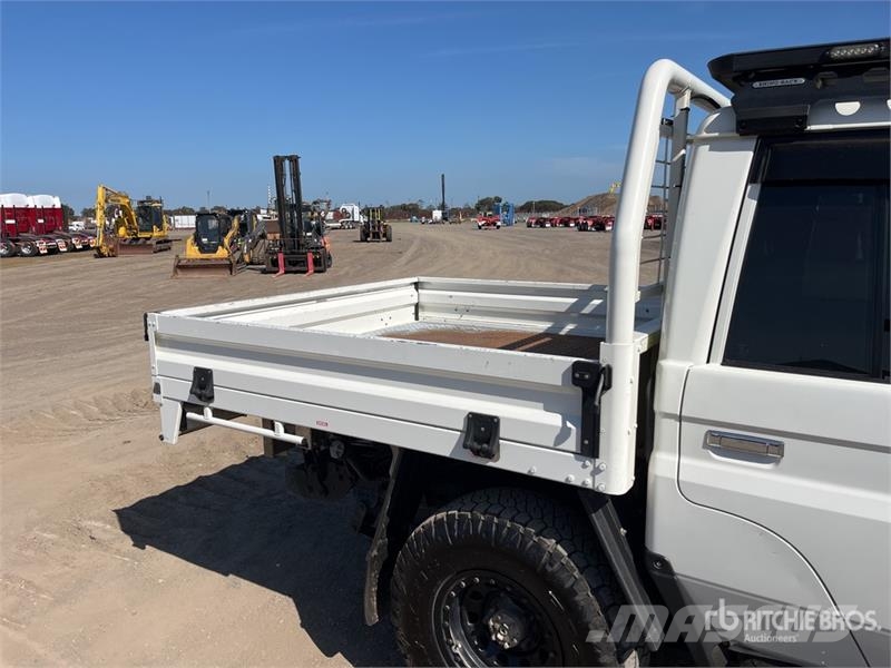 Toyota LandCruiser 79 Series 4x4 Dual Cab Pickup أخرى