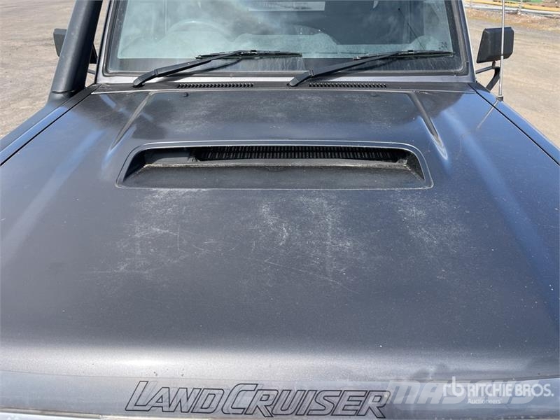 Toyota LandCruiser 79 Series GXL 4x4 Pickup Outros