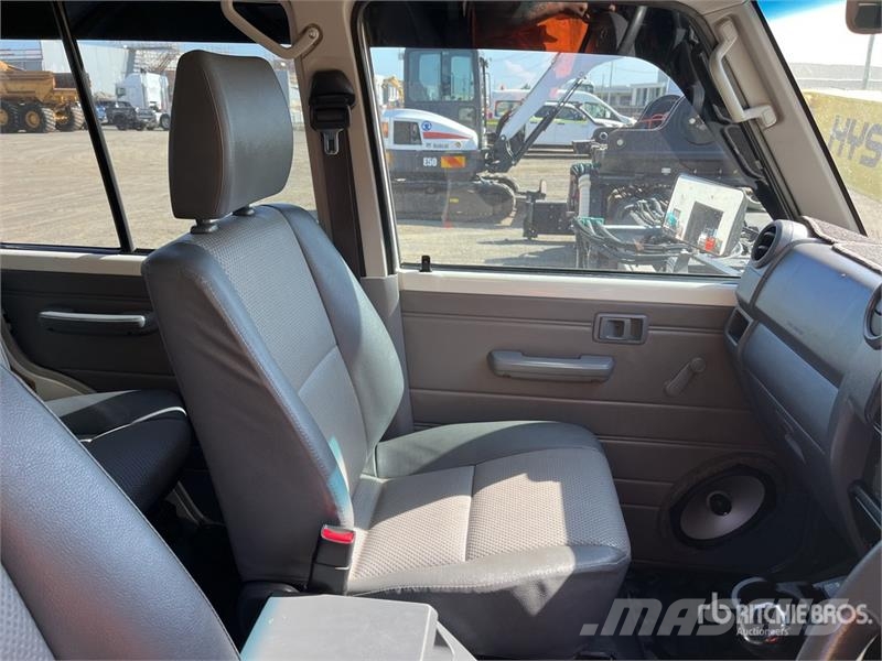 Toyota LandCruiser 79 Series 4x4 Dual Cab Pickup أخرى