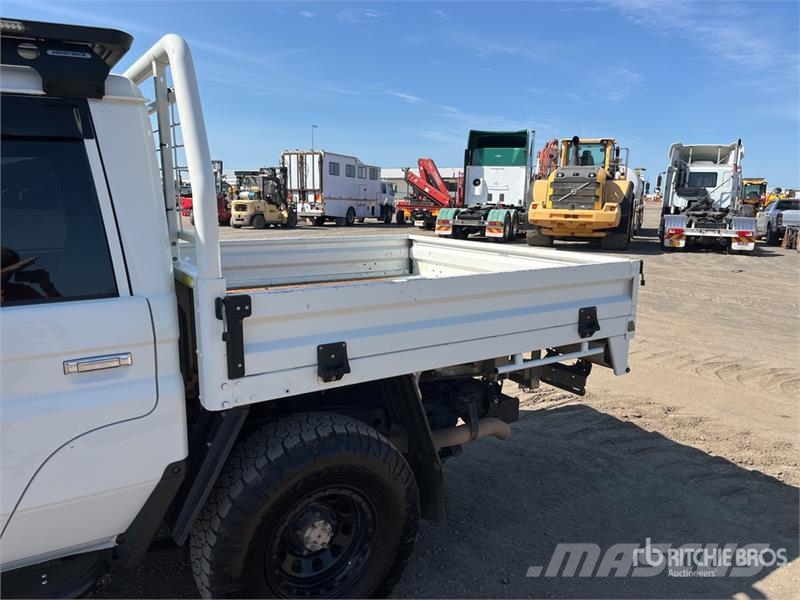 Toyota LandCruiser 79 Series 4x4 Dual Cab Pickup أخرى