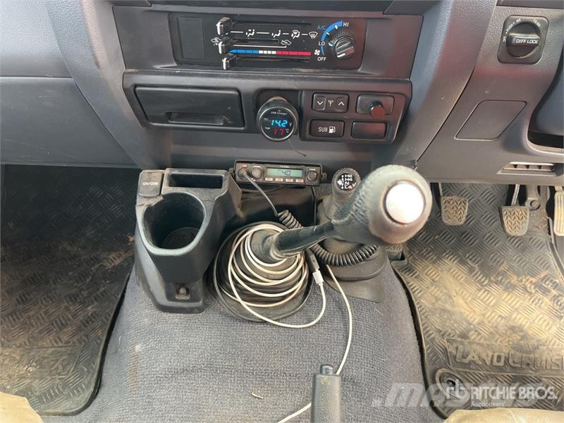 Toyota LandCruiser 79 Series GXL 4x4 Pickup Outros