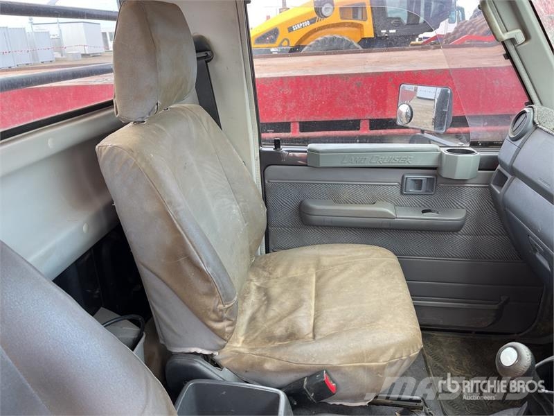 Toyota LandCruiser 79 Series GXL 4x4 Pickup Outros