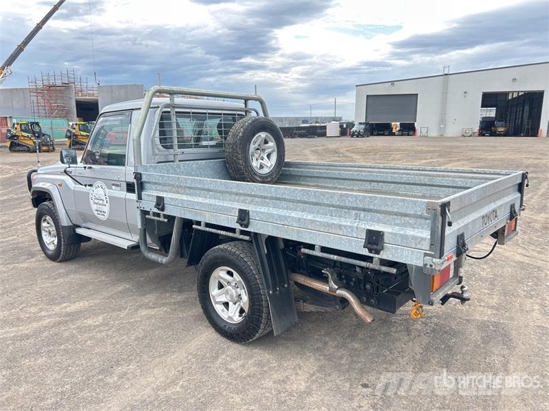 Toyota LandCruiser GXL 4x4 Pickup Прочие фургоны